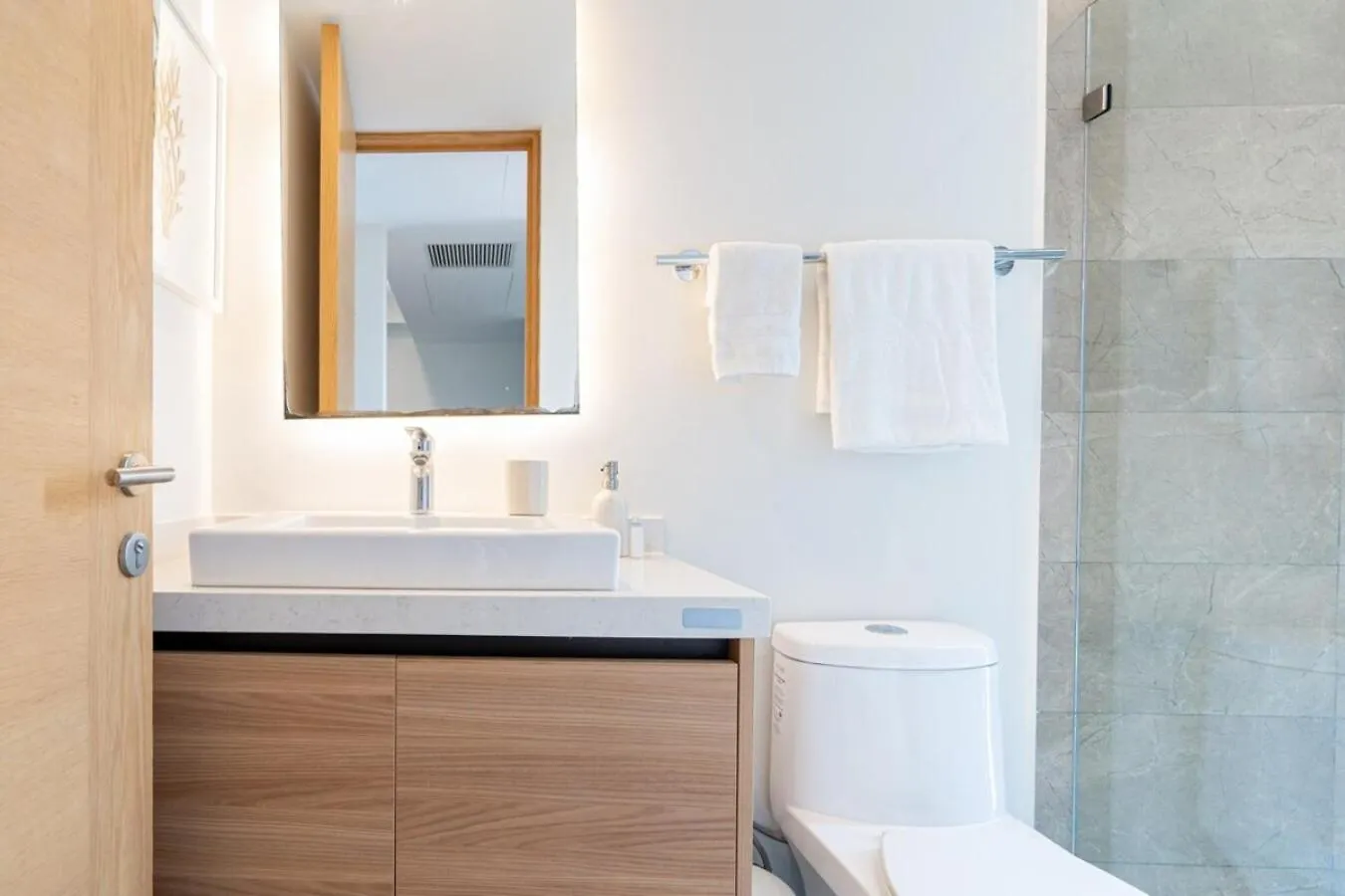 Beachfront Condo Roof Pool 5Th Ave 2 Blocks Gym Playa del Carmen