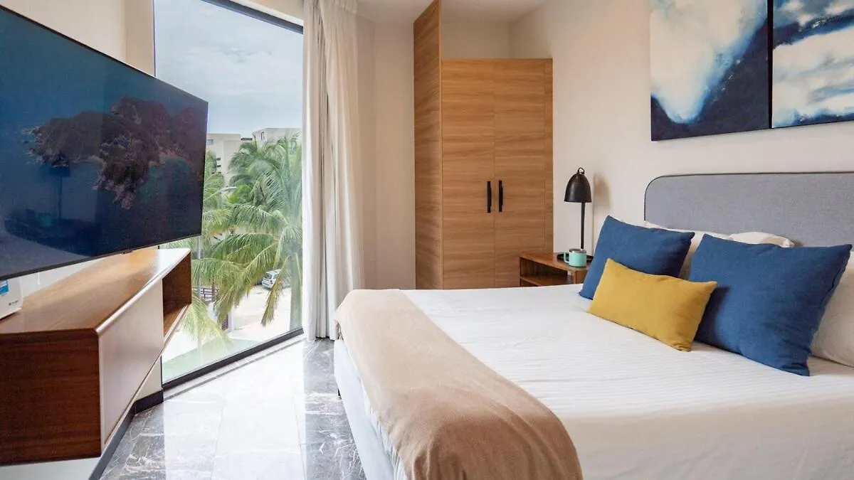 Beachfront Condo Roof Pool 5Th Ave 2 Blocks Gym Playa del Carmen