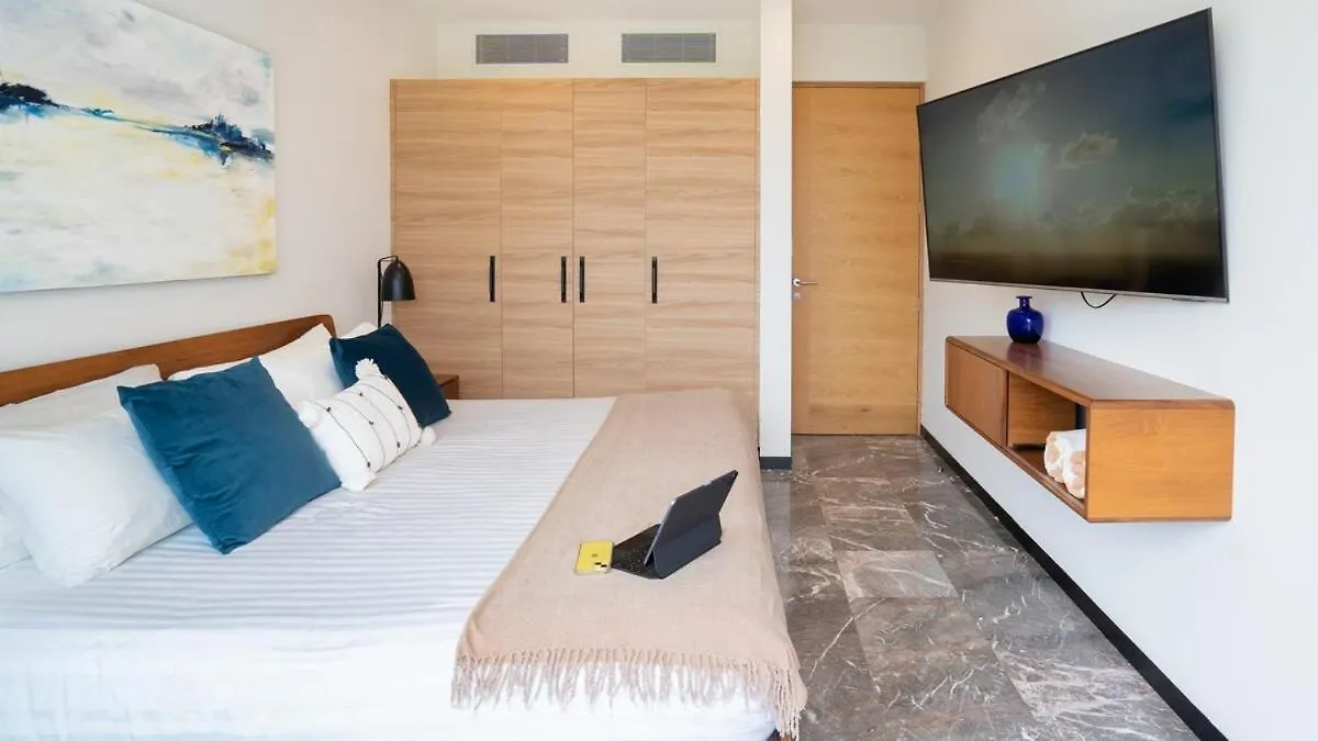 Beachfront Condo Roof Pool 5Th Ave 2 Blocks Gym Playa del Carmen Mexico