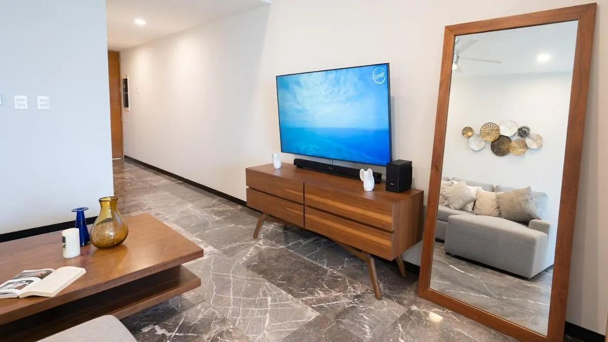 Beachfront Condo Roof Pool 5Th Ave 2 Blocks Gym Playa del Carmen