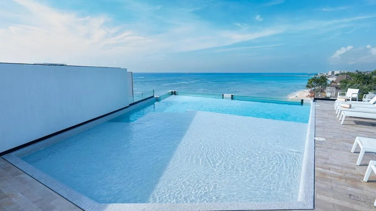 Beachfront Condo Roof Pool 5Th Ave 2 Blocks Gym Playa del Carmen Apartment