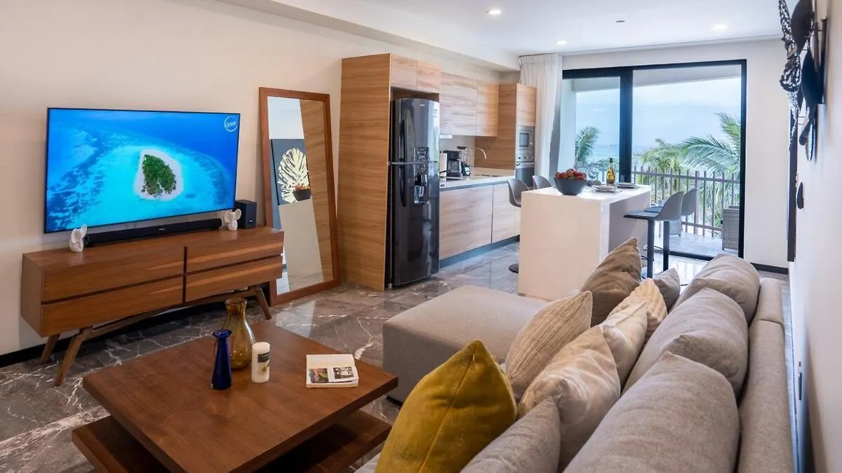 Apartment Beachfront Condo Roof Pool 5Th Ave 2 Blocks Gym Playa del Carmen